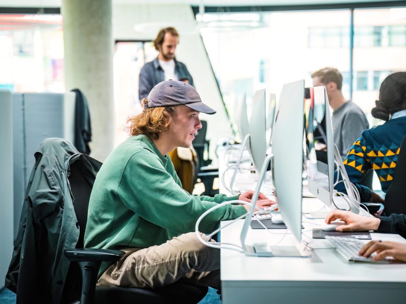 Fillo karrierën tënde në teknologji në 42 Tirana me një Program mësimi Inovativ Studimi pa klasa tradicionale dhe pedagodë.